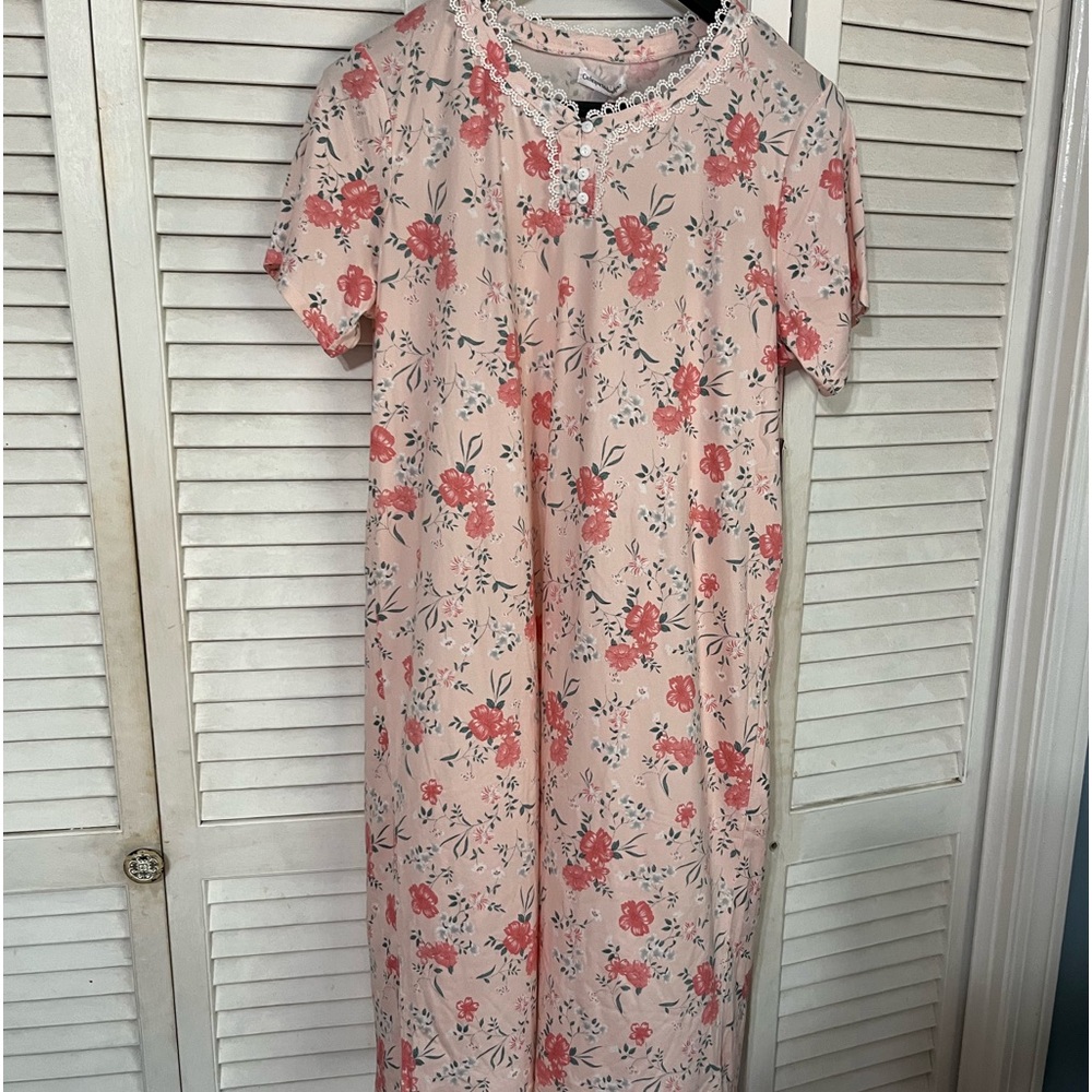 SELLING CATHERINE MALANDRINO NIGHTGOWN SIZE LARGE NWT FLORAL COLOR SHORT SLEEVE